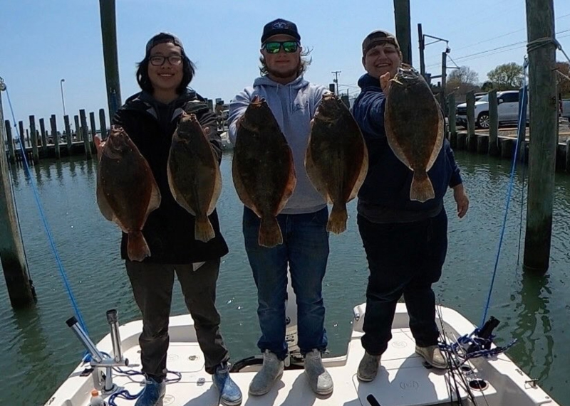 wachapreague anglers with flounder