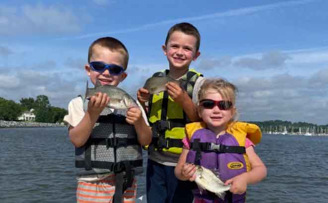 kids fishing