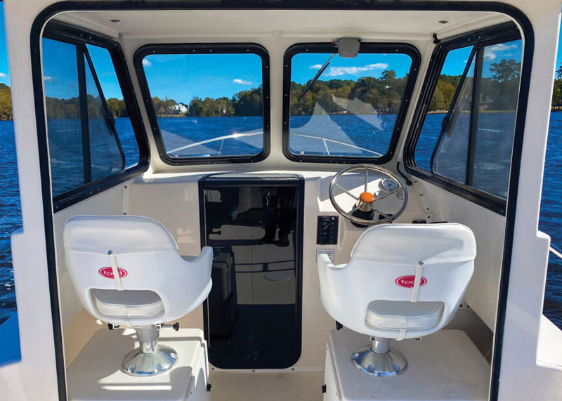 maycraft 2300 pilothouse cabin