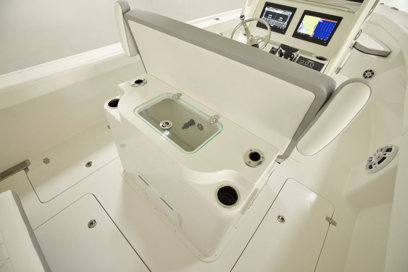 parker 274 cc fathom livewell and leaning post