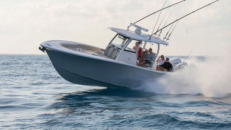 phenom 34 center console cruising in the ocean