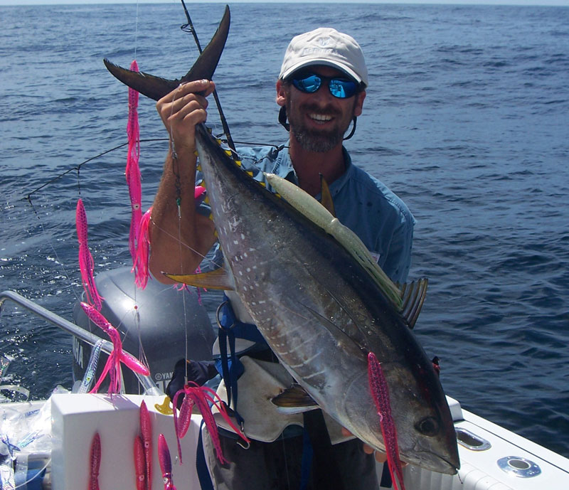 thumbnail image 2 of Fishing Lures Tuna 100g Jigging Jigg Blue Yellow Fin LOT 2 of 12