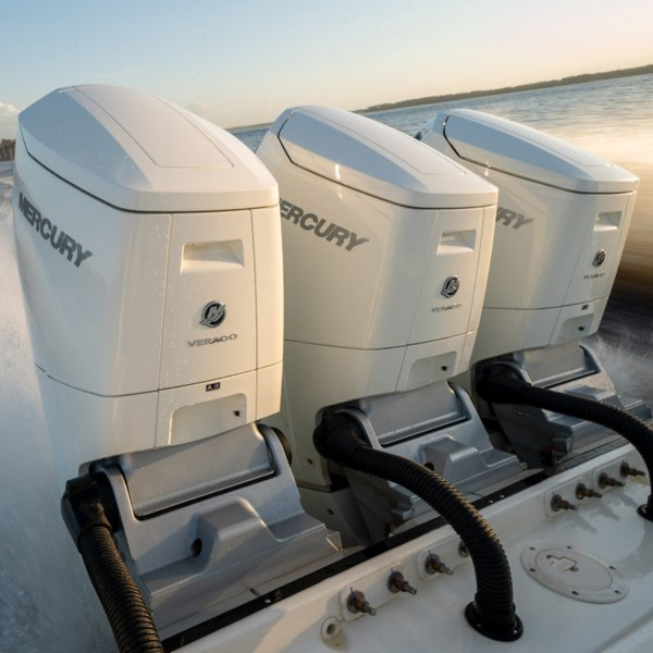 600 horsepower mercury verado outboards running